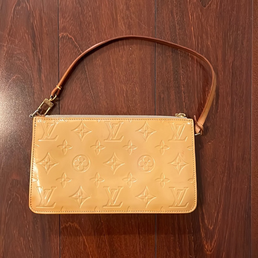 Vintage Louis Vuitton Beige Monogram Vernis Leather Lexing purse